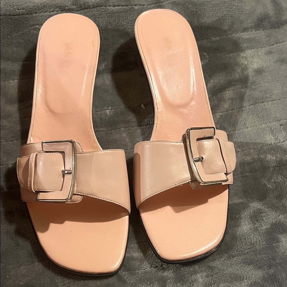 Vaneli Kiriqua Pink Sandals